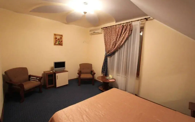 Tis Hotel