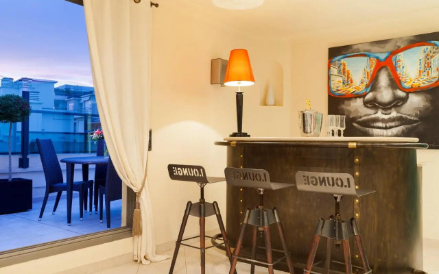 Park and Suites Prestige Cannes Croisette Hotel