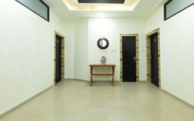 Oyo 16546 Hotel Saurabh