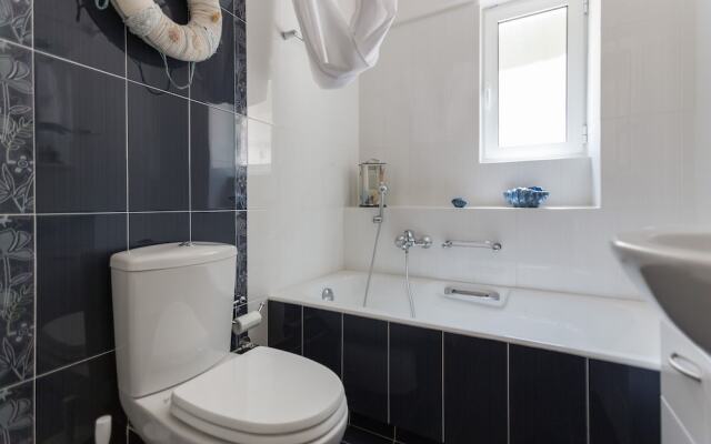 New Stylish Apartment with Sea View