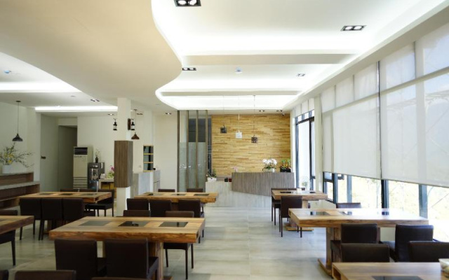 1350 Hostel