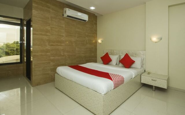 OYO 18610 Hotel Parivar Garden