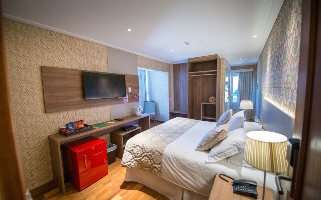 Chris Park Hotel