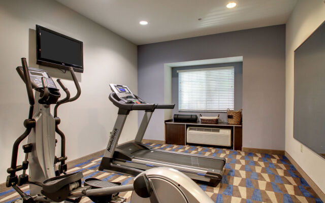 Microtel Inn & Suites by Wyndham Tuscaloosa Near University