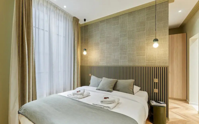 Incredible AC Apartment 3 Bedrooms Center of Paris