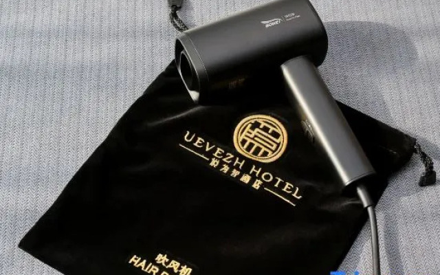 Yueweizhi·rong Hotel (Baoding Chaoyang North Street Wanda Plaza branch)
