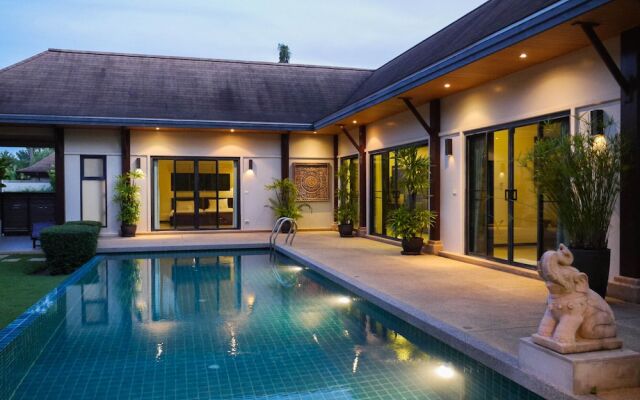 Vacation Pool Villa Naiharn Phuket