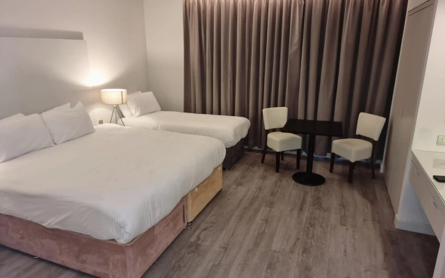 Axiom Park Hotel