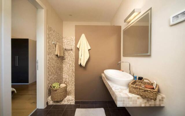 Sunny Summer House 4*