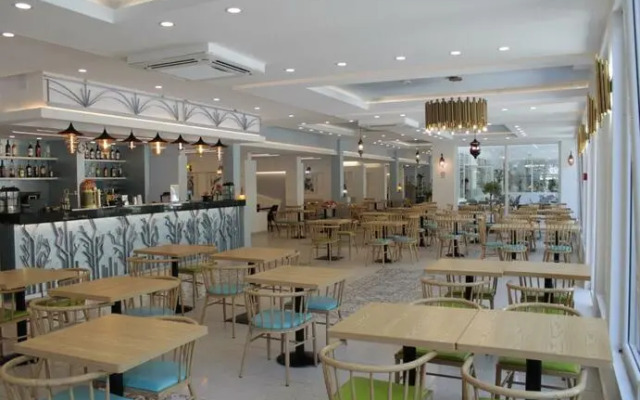 Spring Holiday Resort