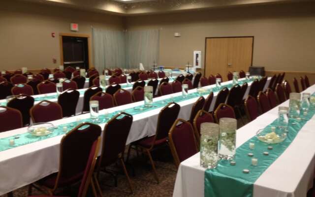 Fossil Creek Hotel And Suites