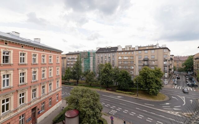 Family Apartment Slowackiego by Renters