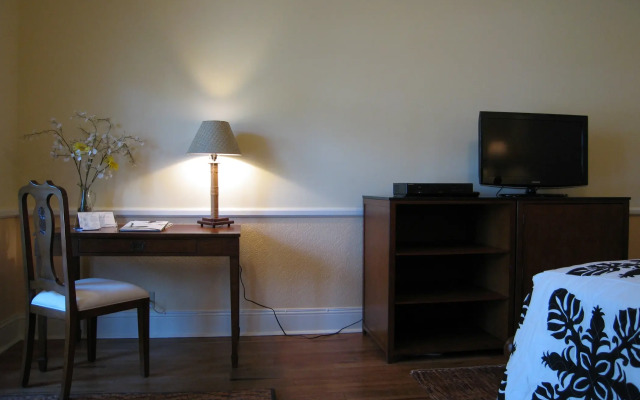 The Plantation Inn - Free Breakfast