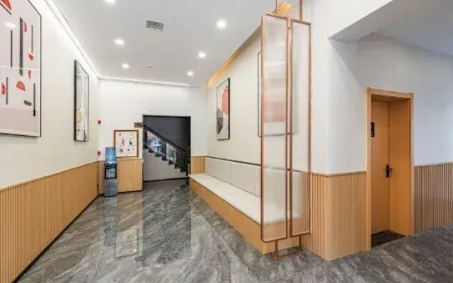 Yixuan Anlai Hotel (Huangping Dongmen Street, Southeast Shanghai)