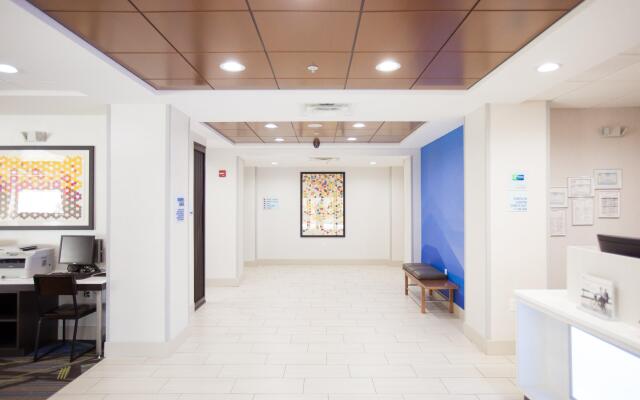 Holiday Inn Express & Suites Knoxville-Farragut by IHG