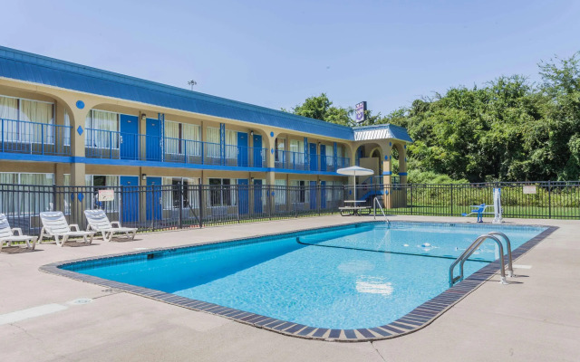 Knights Inn Murfreesboro