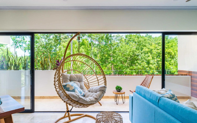 Ultra Luxury Condo, Rooftop Pool and HIGH SECURITY, Viva Residence