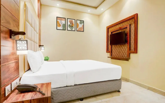 Luxurious Family Retreat With Pool in Patna