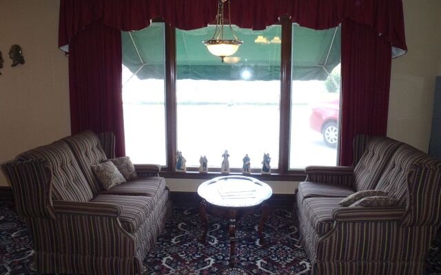 Glass House Inn Erie Near I-90 & I-79
