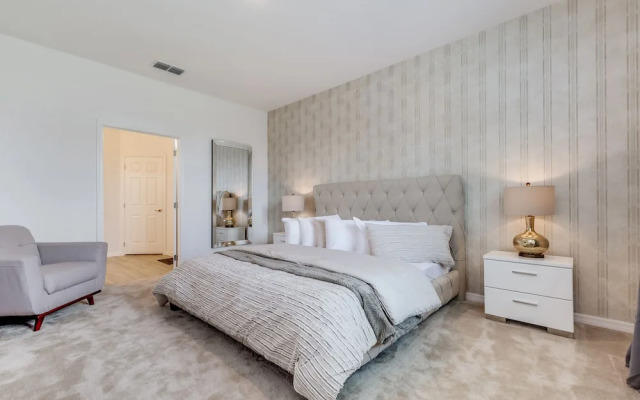 14 Bdrm 11 Bath Villa For 30