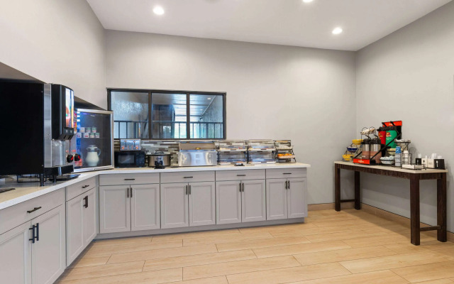 Ramada by Wyndham Bainbridge