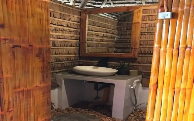 Avila's Hostel Moalboal near Beach