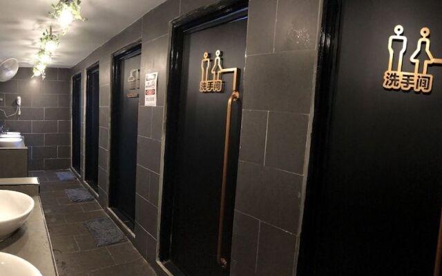 Aloha Capsule Hostel