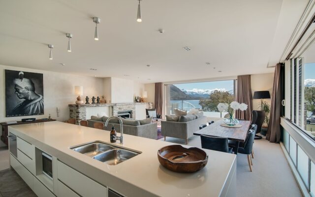 Ardmore Street Luxury Apartment