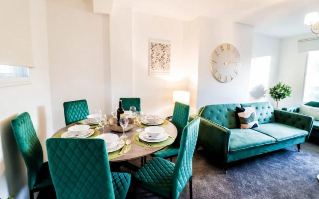 Lovely 3 Bedroom Maisonette