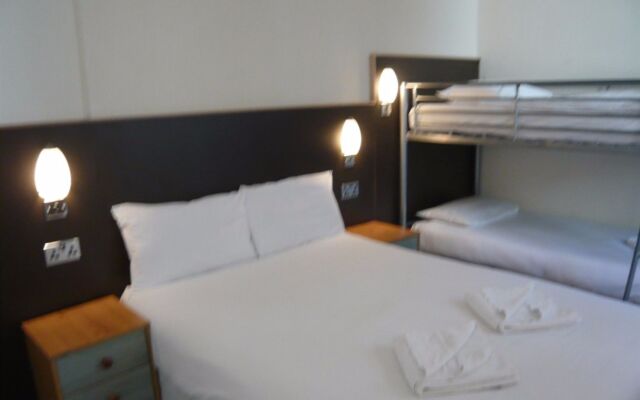 Dutchman Hotel