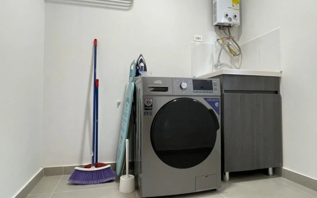 w Fantastic 3BR With Balcony in Laureles