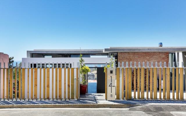 Upper Green Point Roos Villa