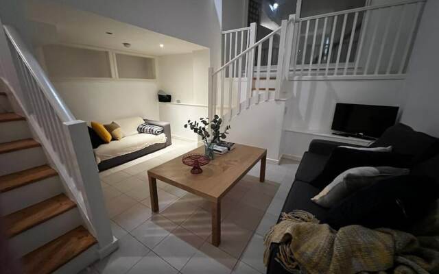 Barbican Pad by condokeeper