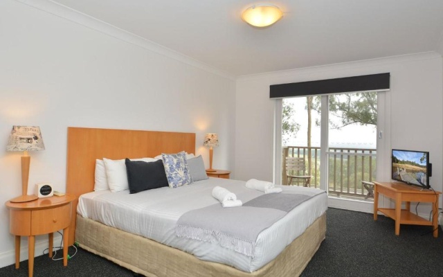 Villa 3br Tranquility Resort Condo located within Cypress Lakes Resort (nothing is more central) – Guest Rooms – Pokolbin