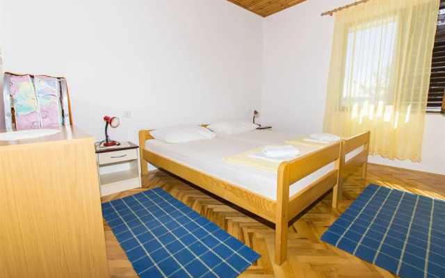 Apartment Tina Porat