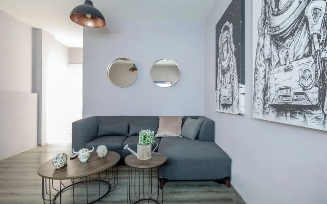 Luxury in the Heart of Roma - Elevator - Sleeps 7