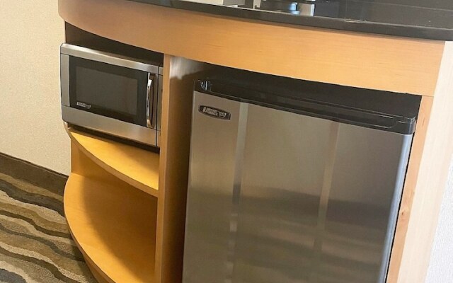 Cambria Suites Avon - Cleveland
