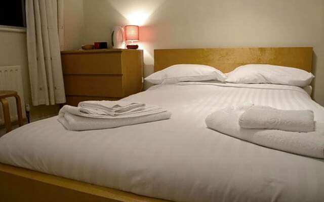 Ava House Bed and Breakfast