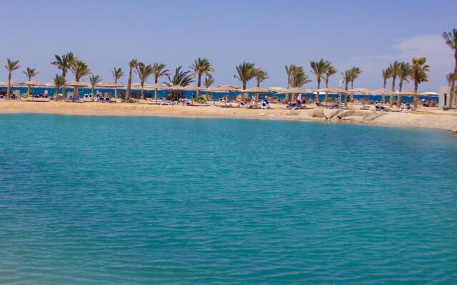 Golden 5 Almas Palace Resort