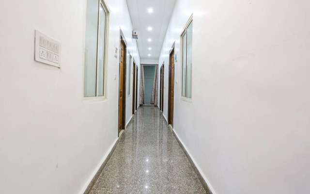 Fabhotel Sangita Dham