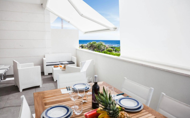 Calabona's promenade apartment