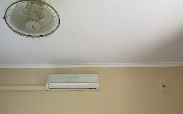 L &j modern backpackers BnB
