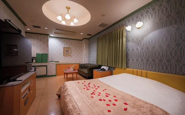 Happy Kiss - Adults Only