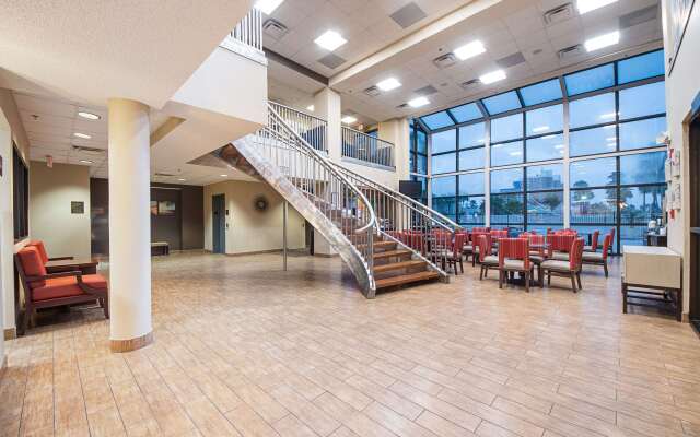 Comfort Suites Beachside