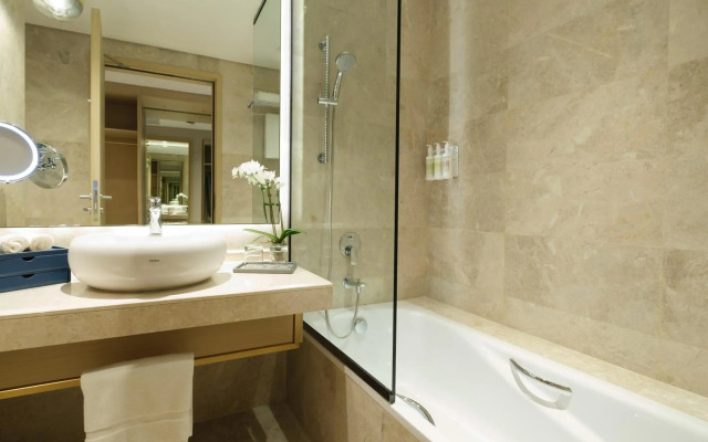 Maani Muscat Hotel & Suites