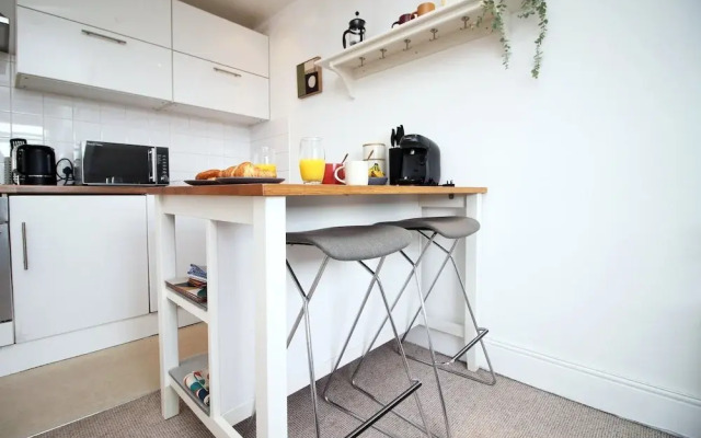 Chic & Spacious 1 Bed Flat in Pontcanna