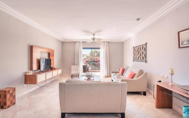 Beautiful and pet Friendly Apartment at Fishing Lodge A13