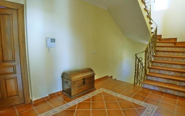R1044 - Villa Karina