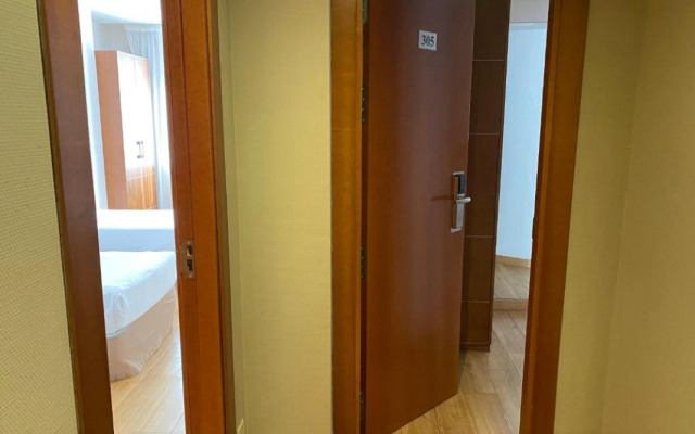 Duerming Longoria Plaza Hotel