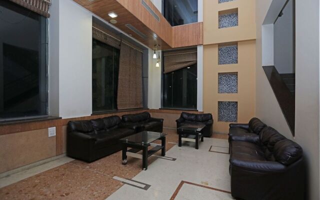 OYO 6401 The Neelam Executive